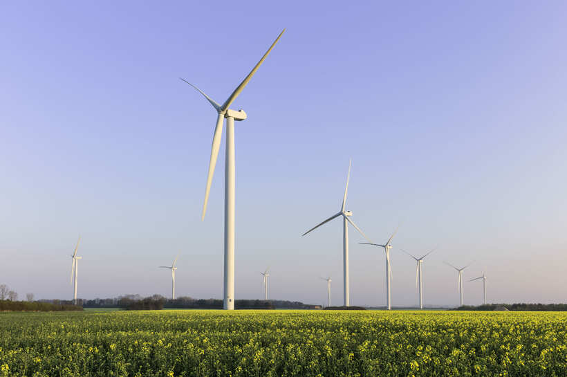 Winturbine in fields